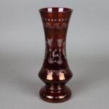 Vase - Böhmen, farbloses Glas, rot überfangen, umlaufender Mattschliffdekor mit Rocaillen und