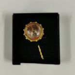 VICTORIAN 15CT GOLD REVERSE CRYSTAL PAINTED STICK PIN