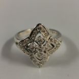 9CT WHITE GOLD & DIAMOND ART DECO STYLE RING