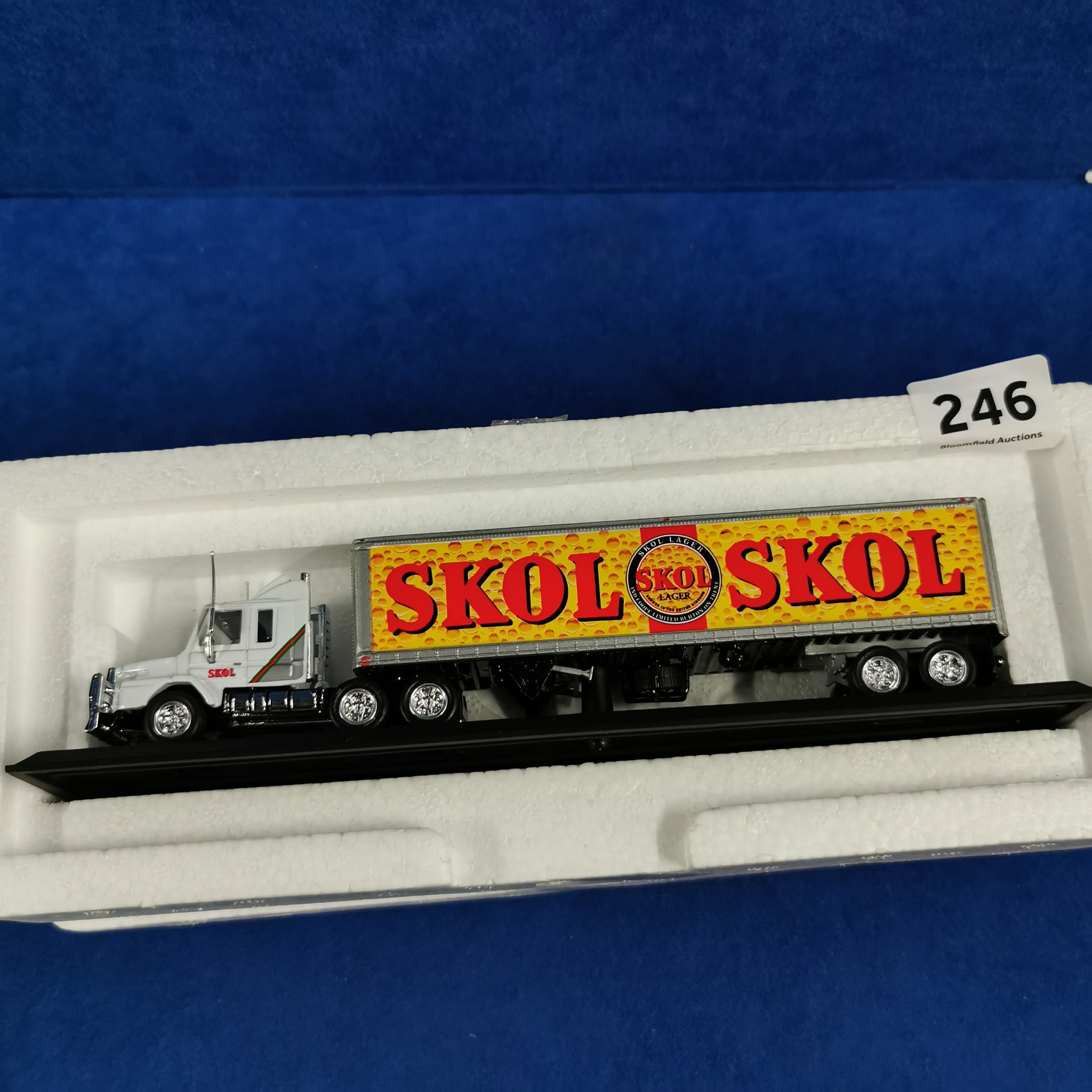 CASED BRAND NEW MATCHBOX LORRY