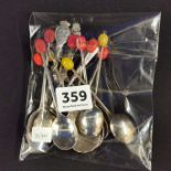 QUANTITY OF COLLECTABLE SPOONS