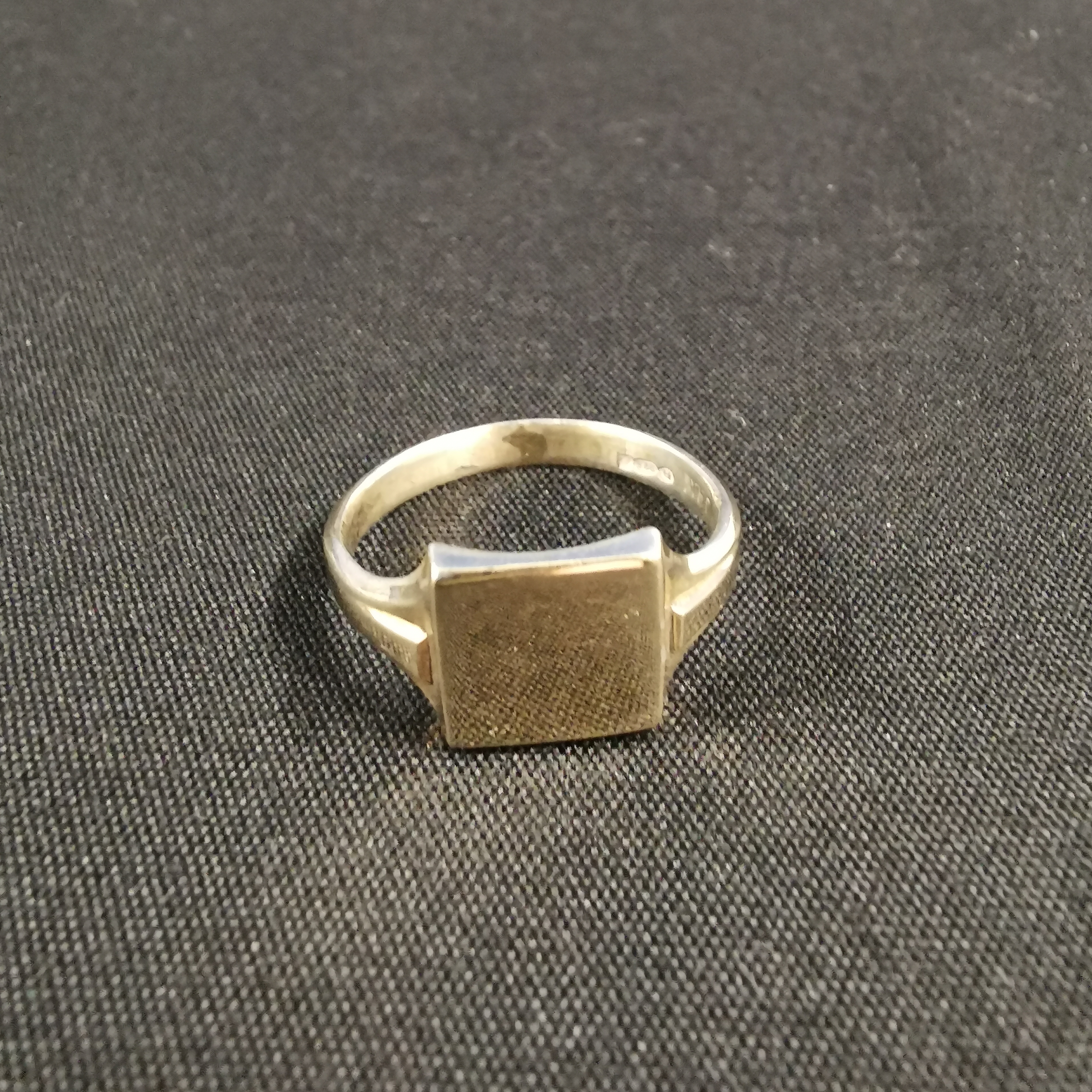 GENTS SILVER GILDED SIGNET RING