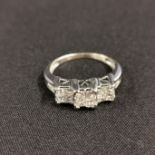 18CT WHITE GOLD RING WITH 1 CARAT OF DIAMONDS