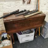 EARLY GEORGIAN OAK DROP LEAF TABLE