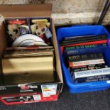 2 BOX LOTS TO INCLUDE MEERKAT TOYS AND BOOKS