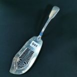 IRISH SILVER FISH SLICE - DUBLIN 1826/27 APPROX 132 GRAMS