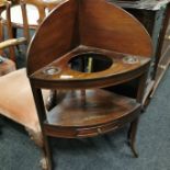 GEORGIAN MAHOGANY CORNER WASH STAND