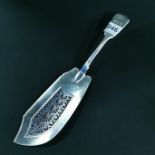 SILVER FISH SLICE - LONDON 1824/25 APPROX 161 GRAMS