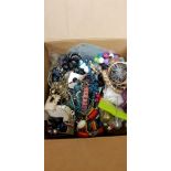 BOX OF ASSORTED JEWELLERY