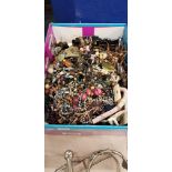 BOX OF ASSORTED JEWELLERY