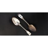 2 INDIVIDUAL IRISH DUBLIN SILVER STUFFING SPOONS DUBLIN APPROX 142 GRAMS BOTH 1817