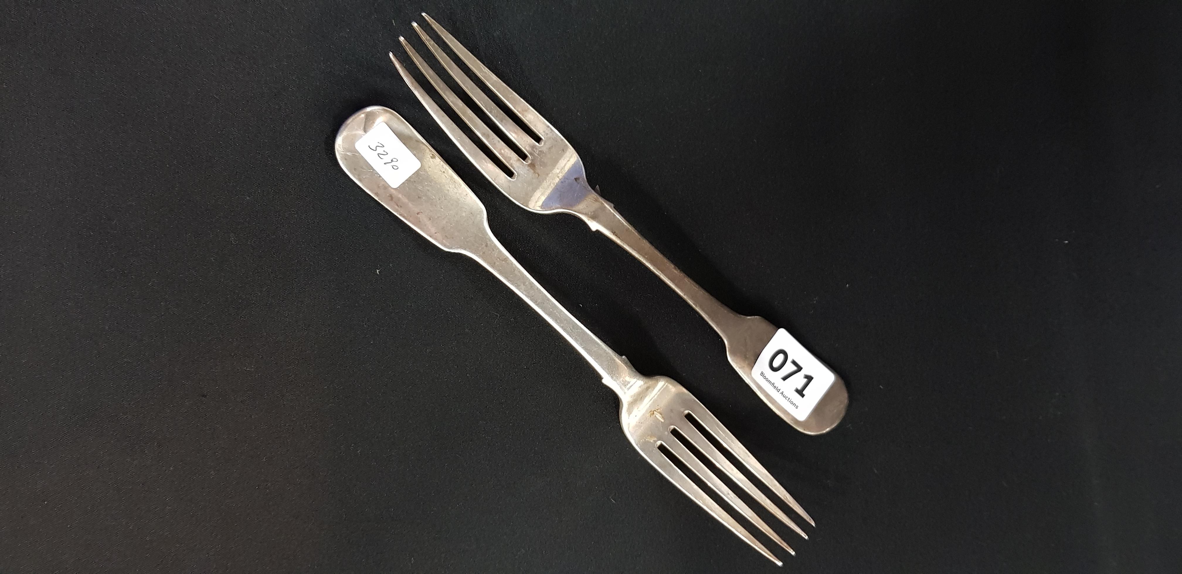 2 IRISH SILVER FORKS - DUBLIN 1834/35 APPROX 147 GRAMS