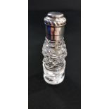 SILVER TOPPED CUT GLASS SNUFF BOTTLE WITH SPOON