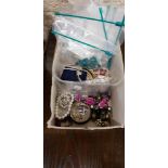 BOX OF COSTUME JEWELLERY TO INCLUDE MASONIC PIN AND DIAMOND AND EMERALD RING