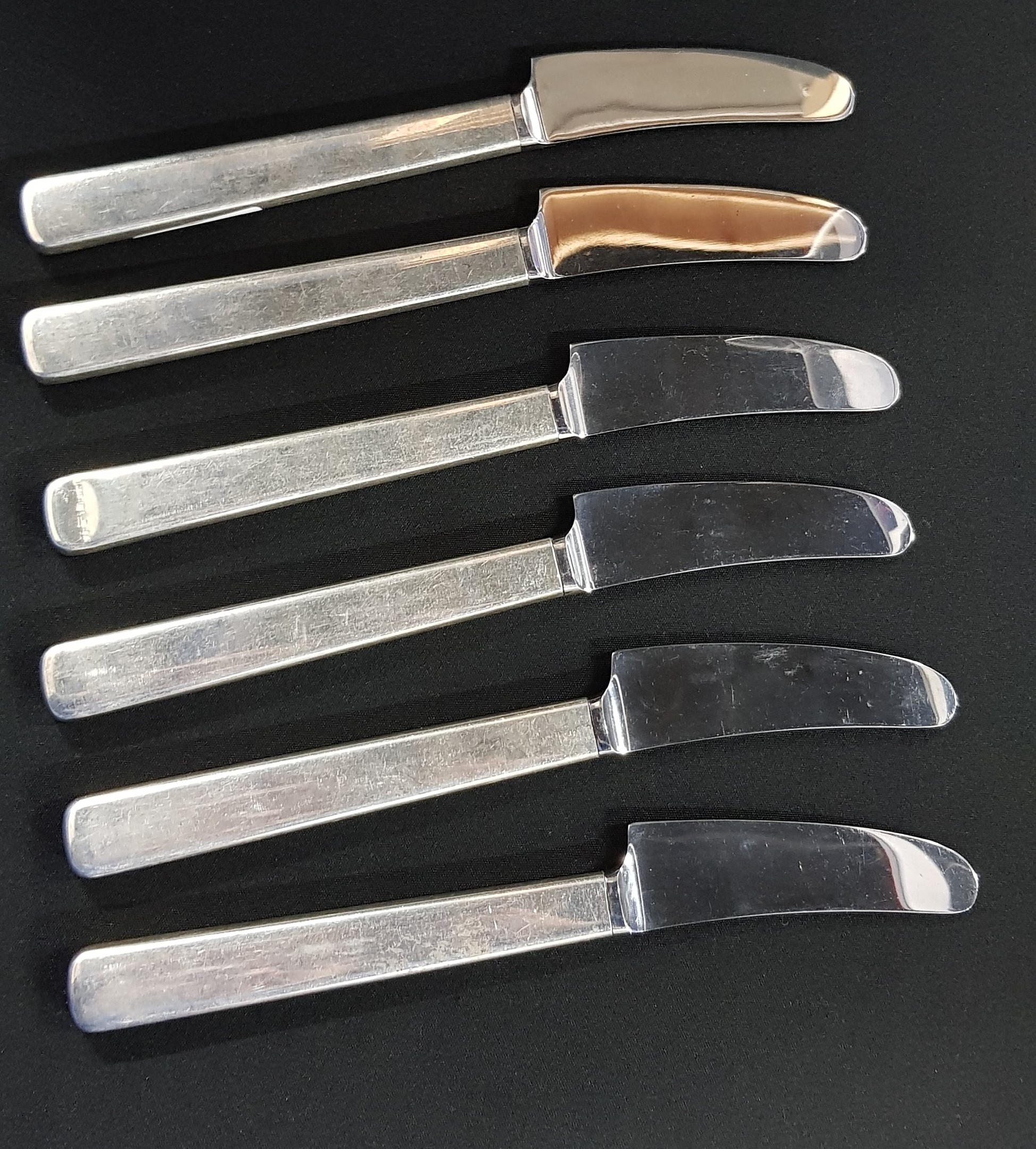 SET OF 6 SILVER HANDLED GEO JENSON KNIVES