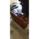 VINTAGE SUITCASE