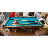 MINIATURE POOL TABLE