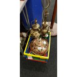 2 ORIENTAL LAMPS AND BRASS LAMPS