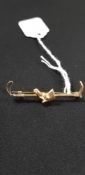 9 CARAT GOLD HORSE & HORSEWHIP BROOCH - TOTAL WEIGHT APPROX 4 GRAMS