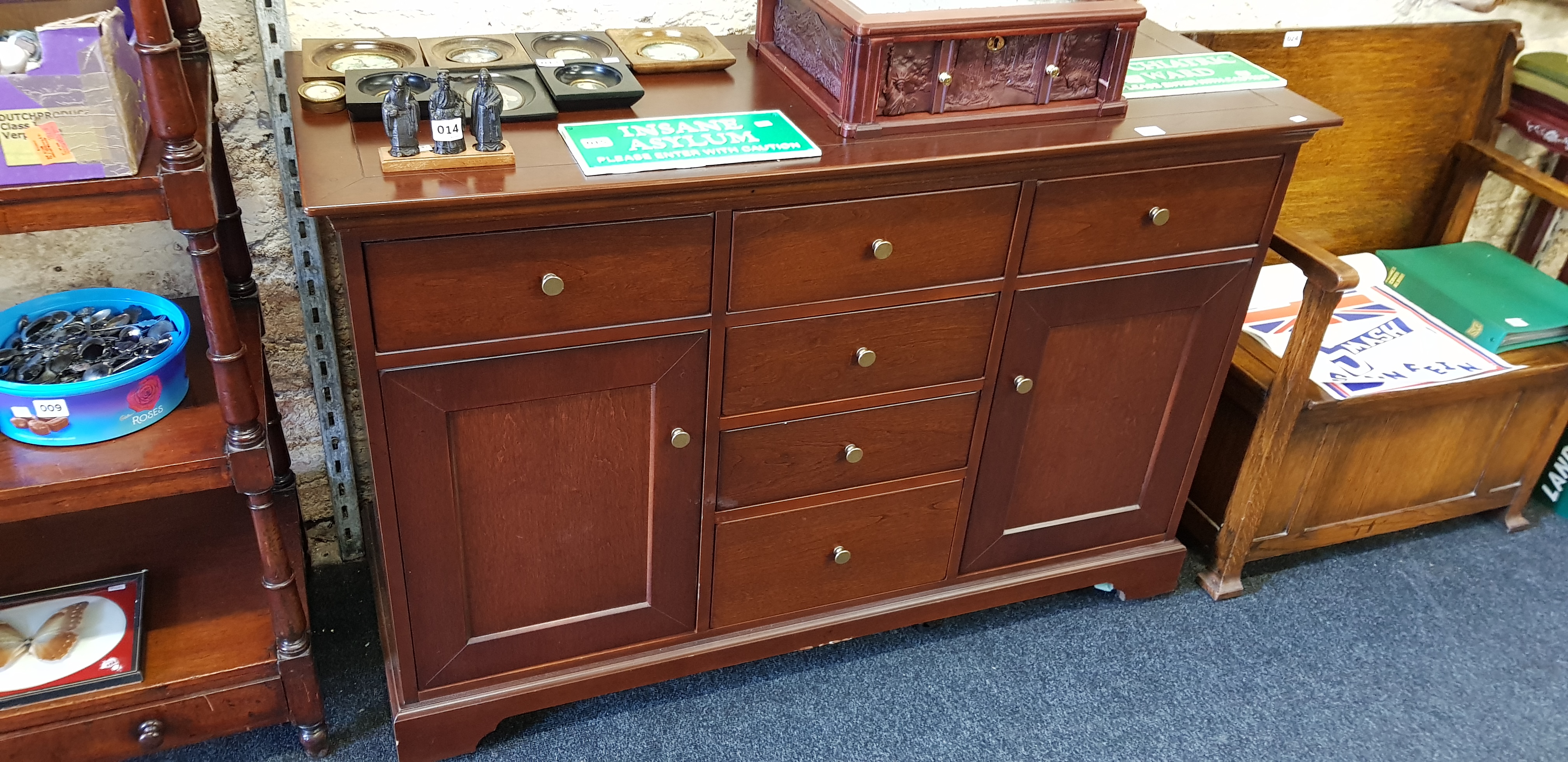 MODERN SIDEBOARD