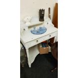 WHITE WASH STAND