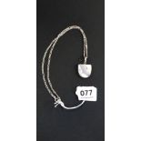 SILVER AND AGATE PENDANT ON SILVER CHAIN