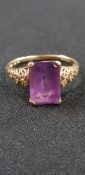 9CT GOLD AND AMETHYST RING
