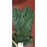 PAIR OF UNISSUED BRITISH ARMY MK2 COMBAT GLOVES