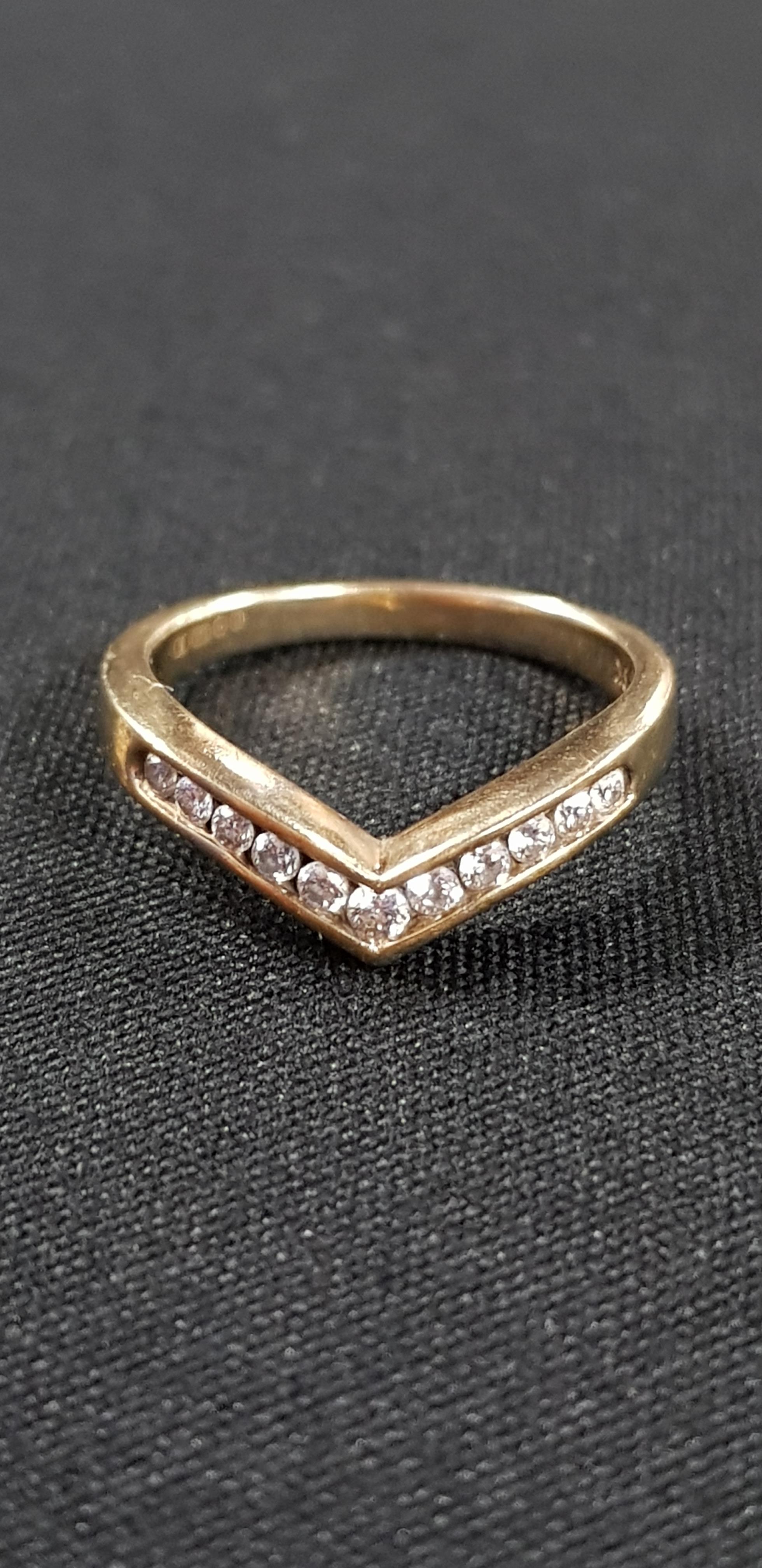 9CT YELLOW GOLD AND DIAMOND WISHBONE RING