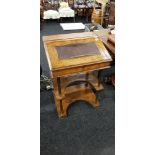 VICTORIAN KNEEHOLE DESK