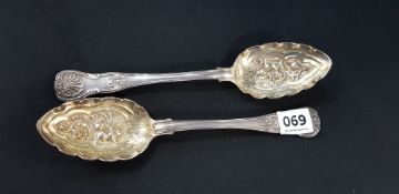 PAIR OF SILVER BERRY SPOONS LONDON 1828