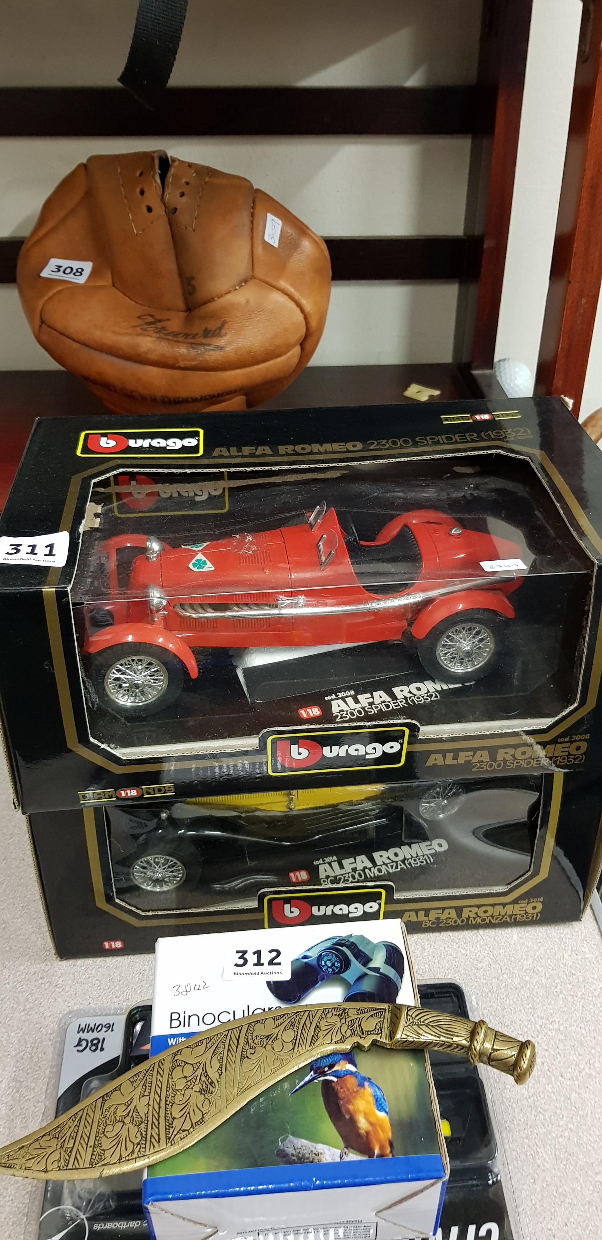 2 BOXED BURAGO VEHICLES