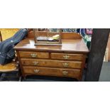 VICTORIAN WALNUT CHEST OF DRAWERS