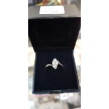 18 CARAT WHITE GOLD DIAMOND RING WITH CIRCA THIRD CARAT OF DIAMONDS