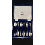 CASED SET OF 6 SILVER TEASPOONS - SHEFFIELD - BY WALKER AND HALL