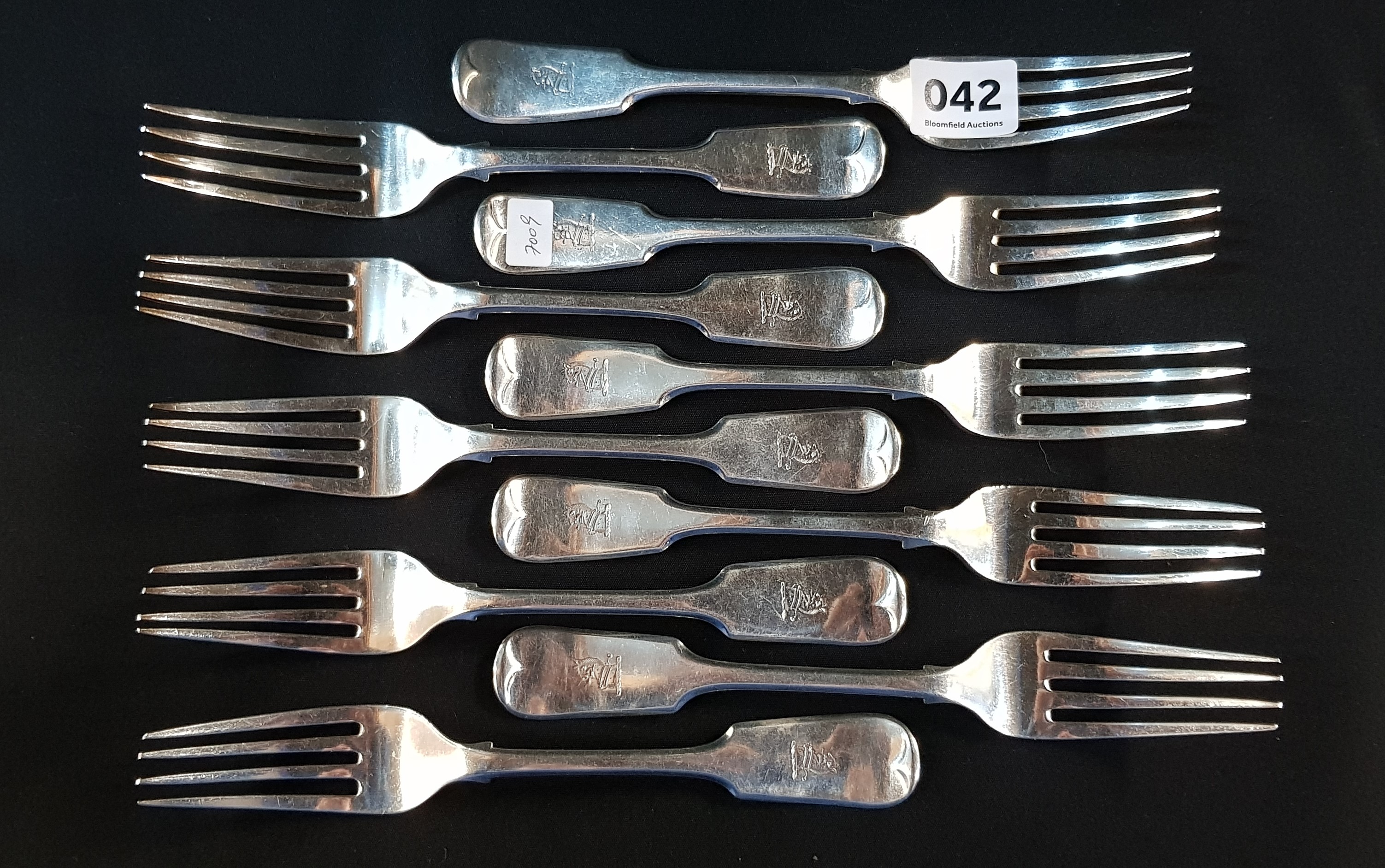 10 SILVER FORKS - LONDON EARLY/MID 19TH CENTURY CIRCA 686 GRAMS AND APPROX 8'