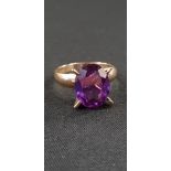 VINTAGE 9CT GOLD AND AMETHYST RING