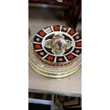 LARGE COLLECTION OF COLLECTORS PLATES TO INCLUDE ROYAL CROWN DERBY