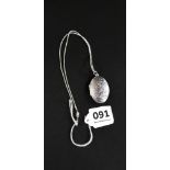 OVAL LOCKET AND CHAIN