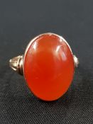 14CT GOLD AND CAUBACHON CORNELIAN RING