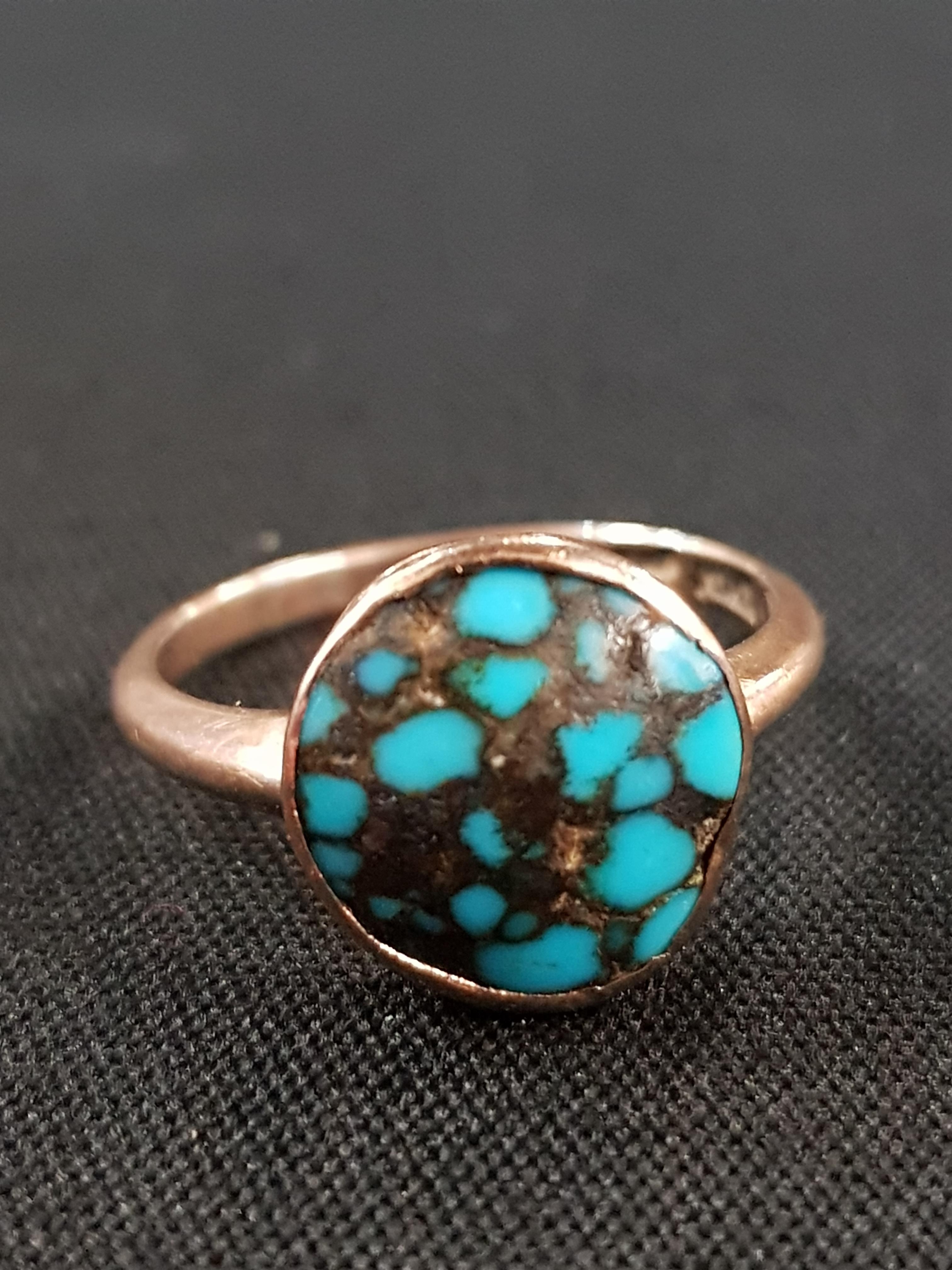 ANTIQUE 9CT GOLD TURQUOISE SET RING