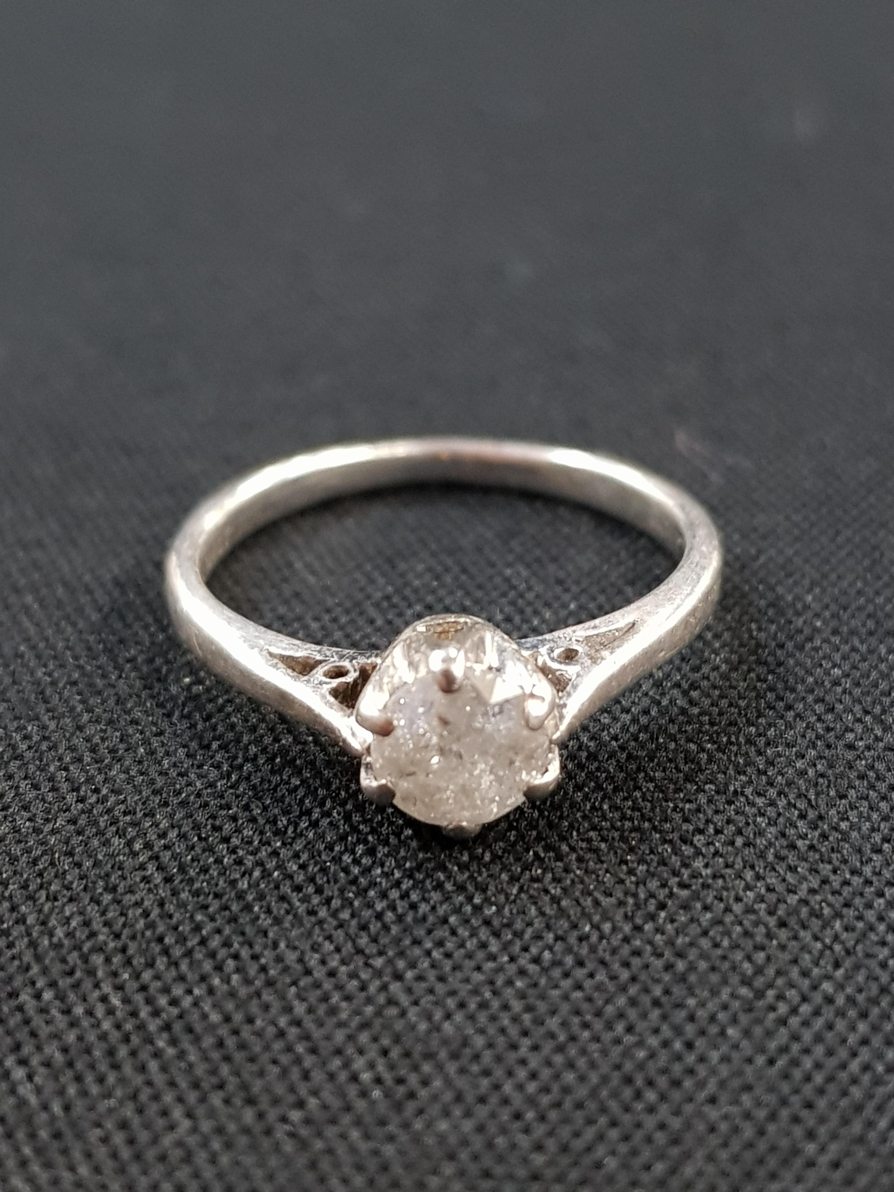 SILVER DIAMOND RING