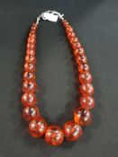 VINTAGE GRADUATED AMBER BEAD NECKLACE