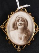 ROLLED GOLD VICTORIAN MOURNING PORTRAIT BROOCH
