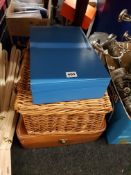 2 VINTAGE SUITCASES AND WICKER BASKET