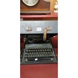 ANTIQUE REMINGTON TYPEWRITER