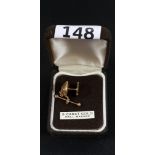 9 CARAT GOLD TIE TACK