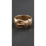 9CT GOLD BUCKLE RING (9.1 GRAMS)