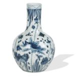 A large blue and white bottle vase 20th century/modern