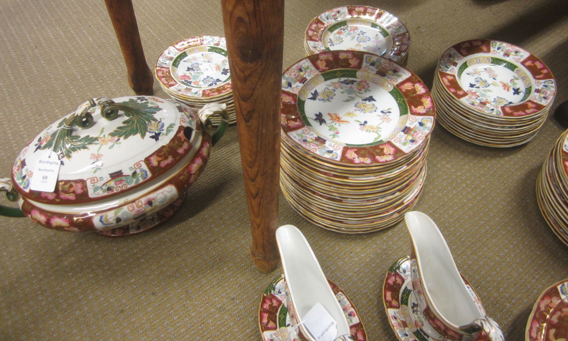 An extensive Ashworth ironstone dinner service Circa 1880 - Bild 4 aus 7